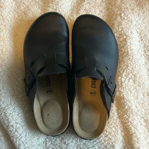 Cushionaire Women’s Clog Shoes